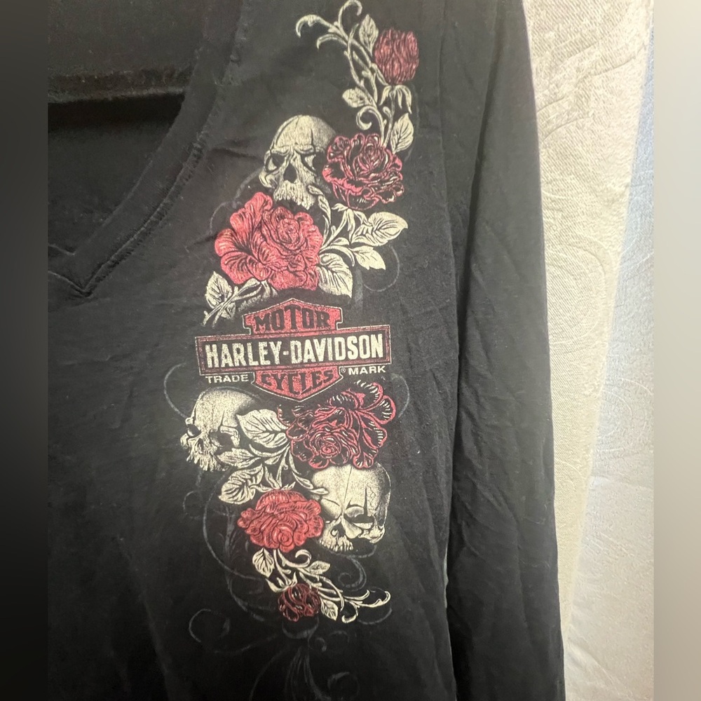 EUC Harley Davidson long sleeve t-shirt.